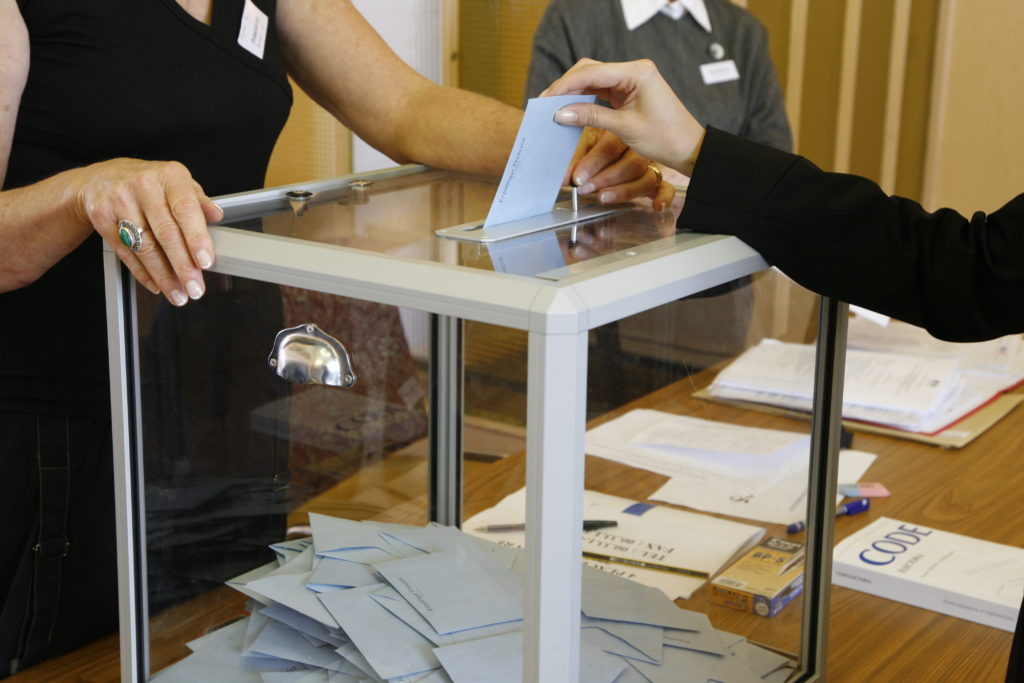 Municipales : l’ancrage (déjà) raté de la majorité dans les territoires